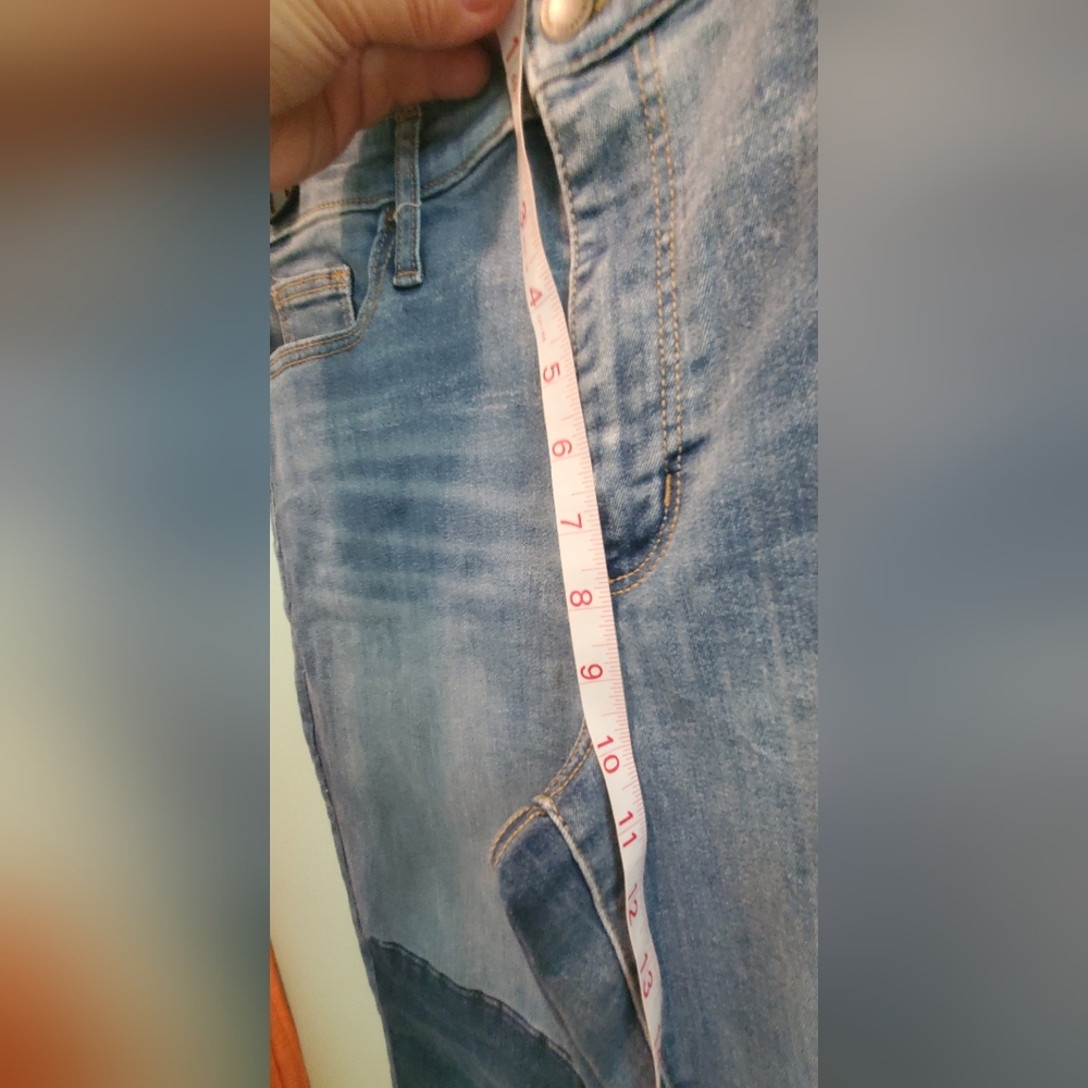 High Rise Patch Jeans - Picture 8 of 9